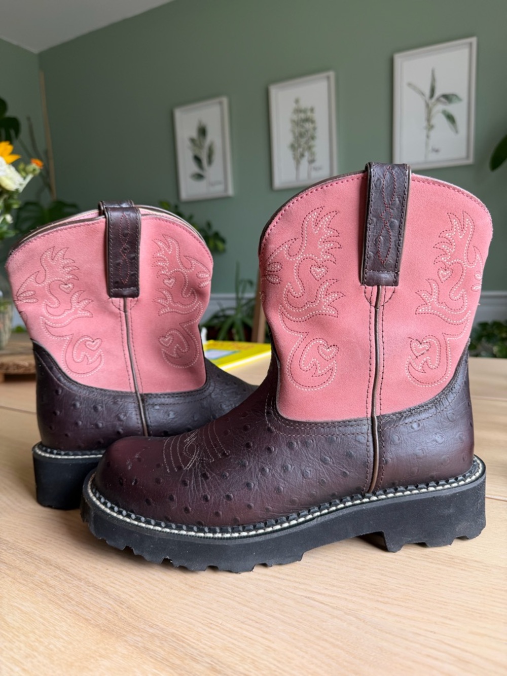 NEW! Ariat Pink and Brown ostrich women’s Western Pull-On Boots